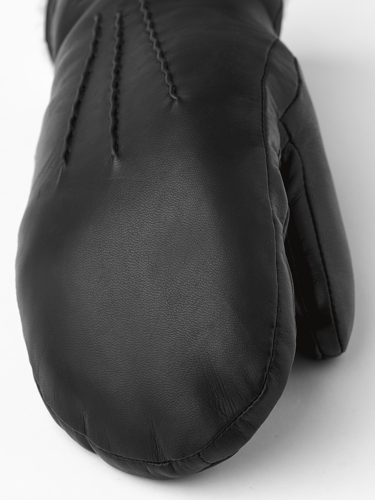 Hestra Kathryn Black