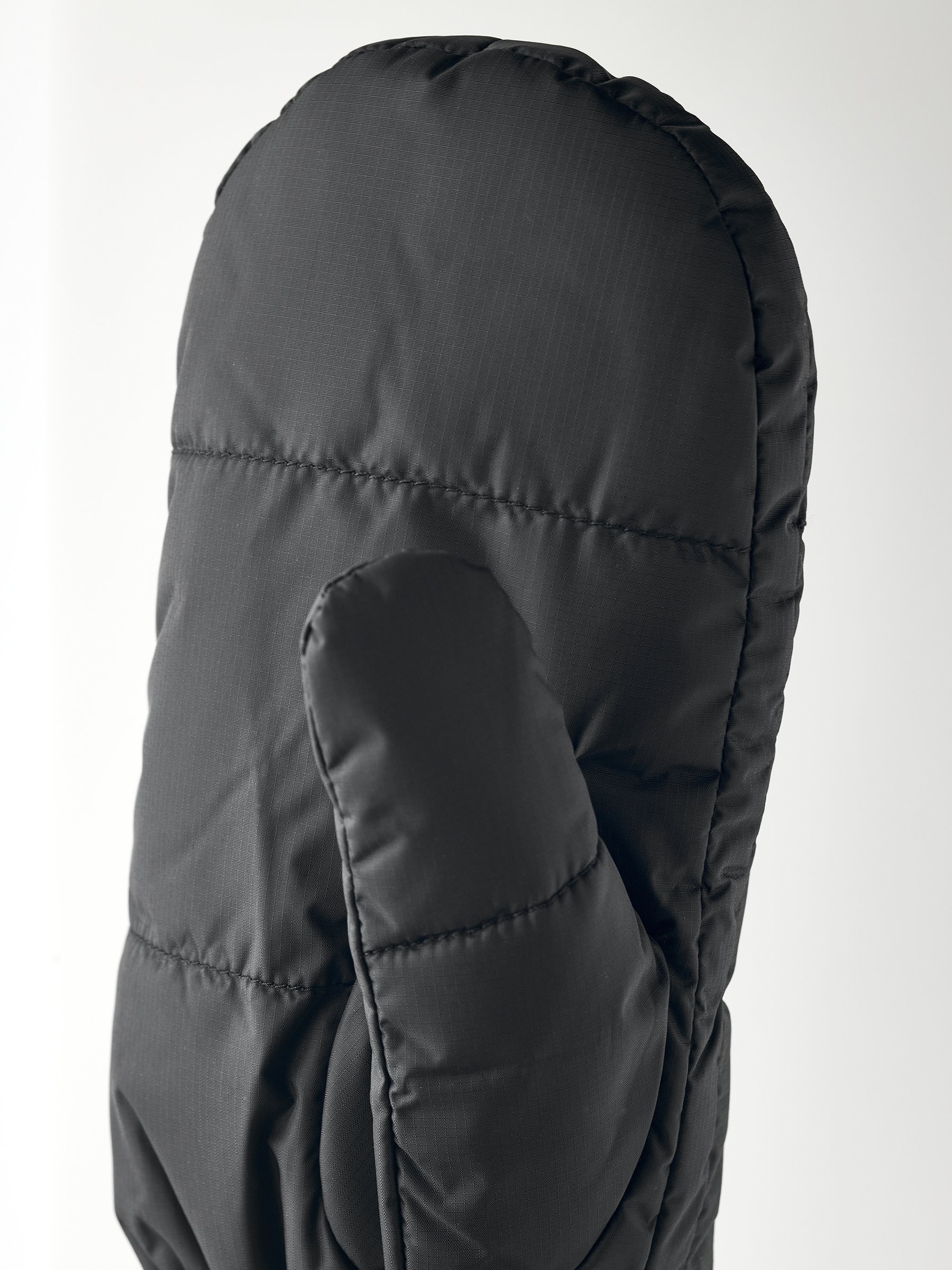 Hestra Otra Black
