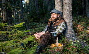 Hatthyllan Alan Harris Tweed Black