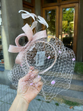 Mc Burn Fascinator with veil and feather Light Pink