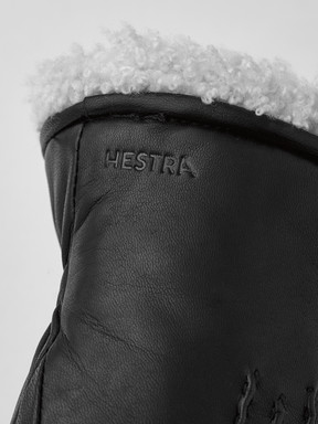 Hestra Kathryn Black